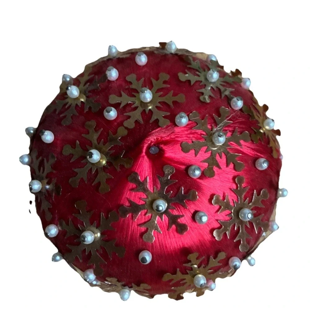 Vintage Push Pin‎ Ornament Red Gold Snowflake Beaded Pearl  Oval 3.5x2.5